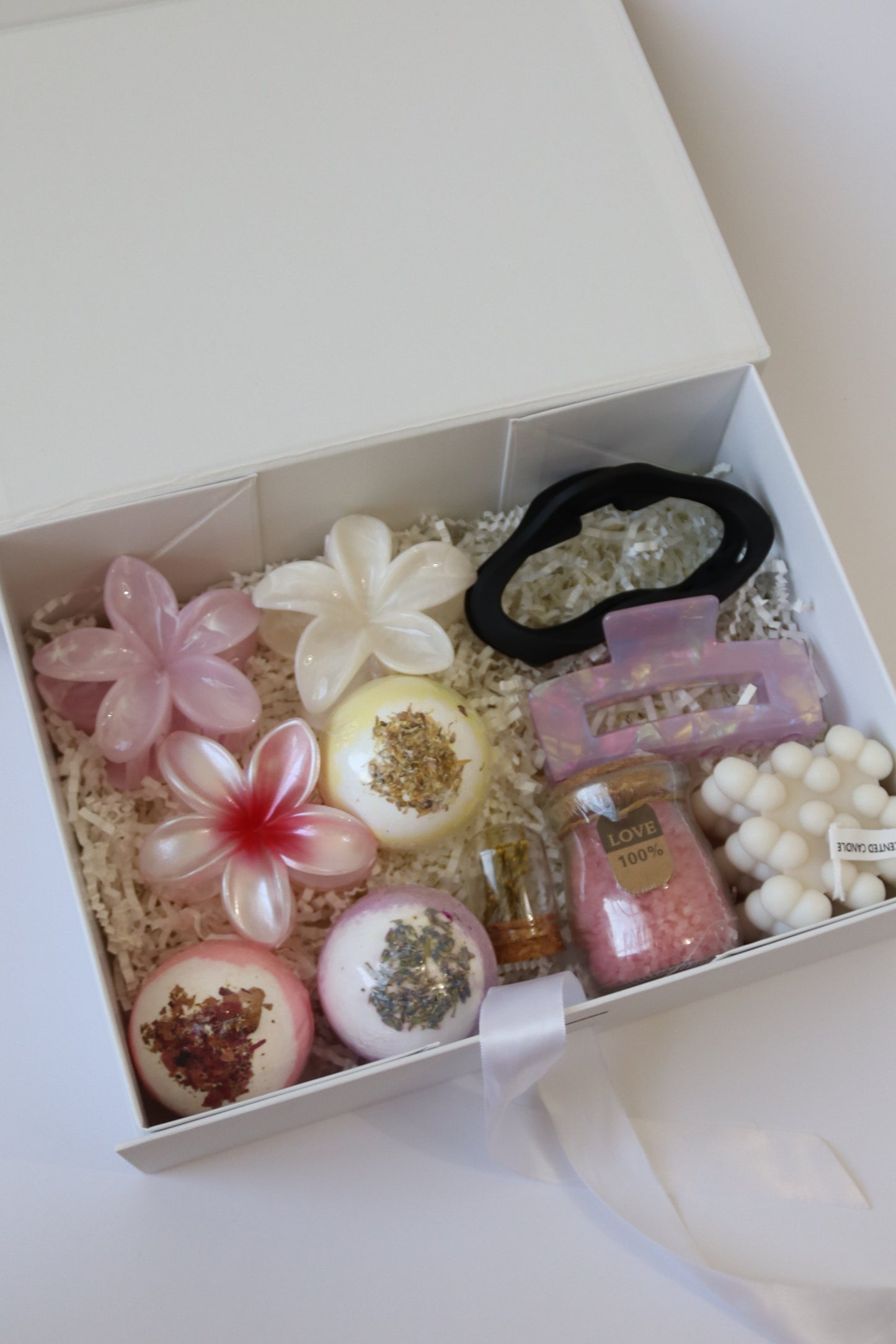CLOUDS & CRYSTALS– A Dreamy Escape in a Gift Set ☁️✨